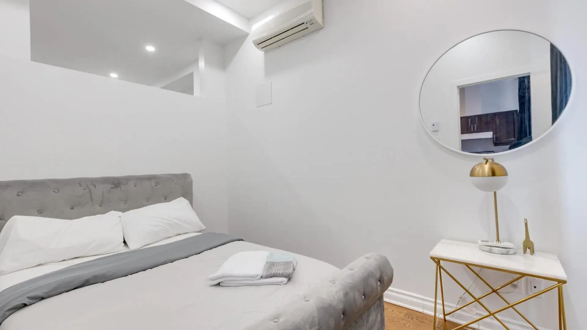 M11 - Stylish & Cozy 2Bdr In Plateau Montreal 아파트 캐나다
